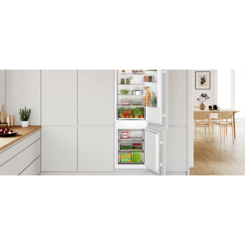 Встраиваемый двухкамерный холодильник Bosch KIN86NSE0